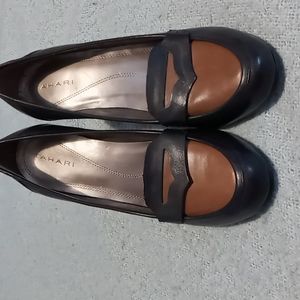 Tahari Shoes 8 1/2M Blk & Brwn